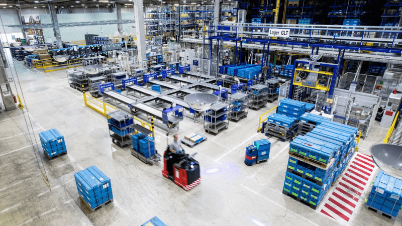 Das Nexeed Industrial Application System sorgt für flexible Intralogistik